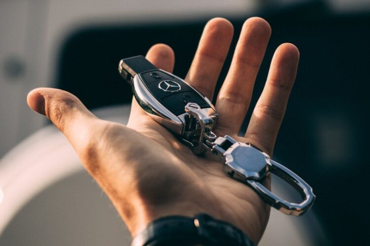 Wie Sie bei Ihrem ersten Autokauf verhandeln